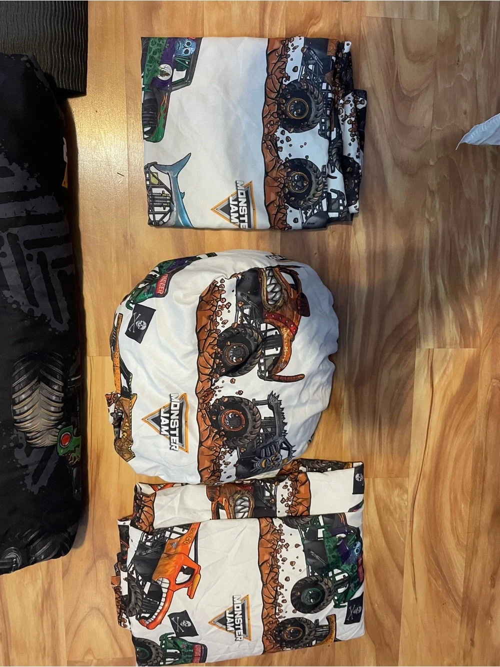 Monster Jam Kids Black Comforter Set with Colorful Trucks